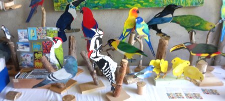 Diverse Dekovögel, Präsentation Gartenkunst 2025